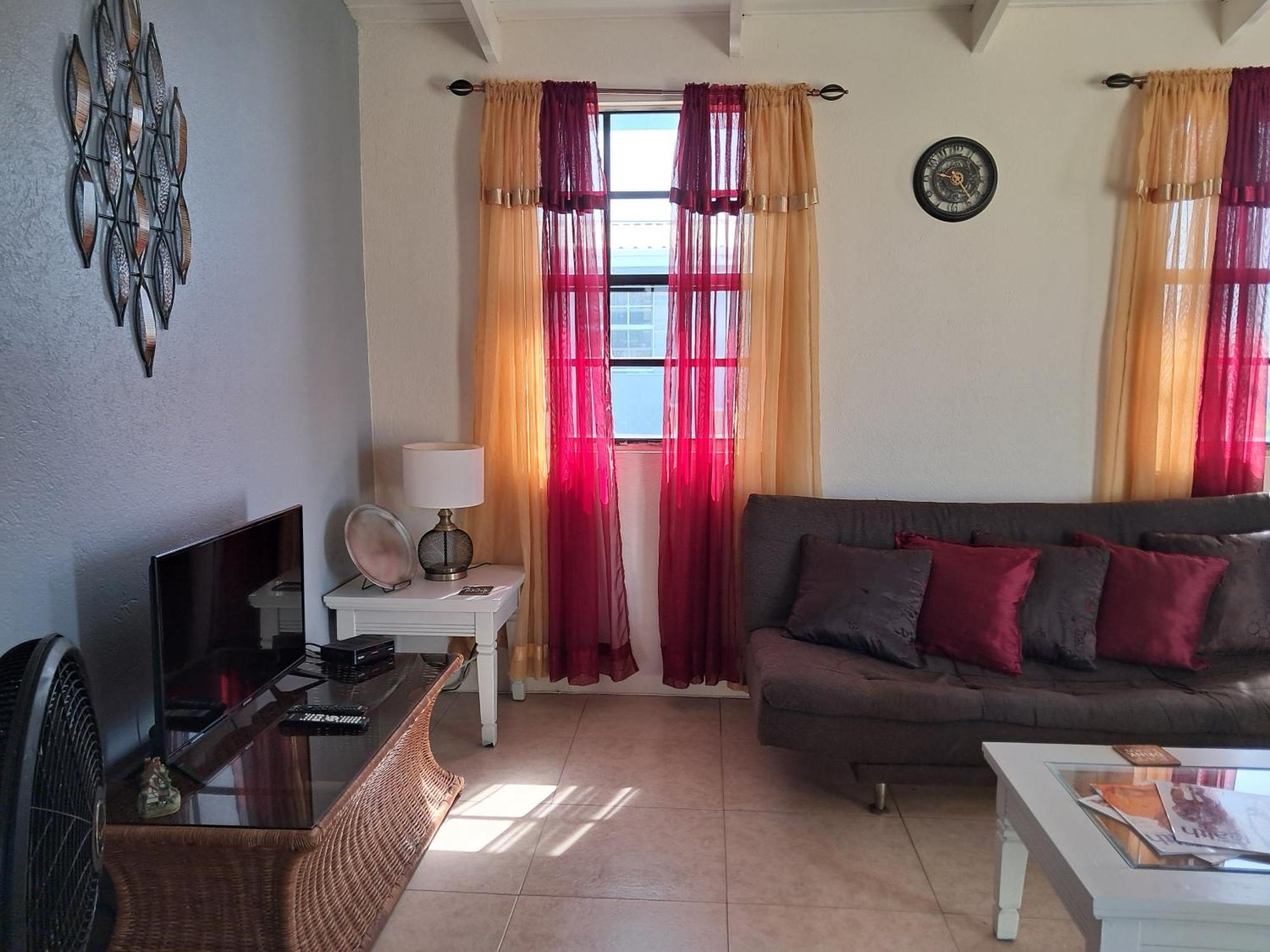 Michand Guest Apartments- Cozy One Or Two Bedroom- 5 Walk Minutes From Airport 10 Mins Drive To Oistins Or Beach Christchurch Eksteriør billede